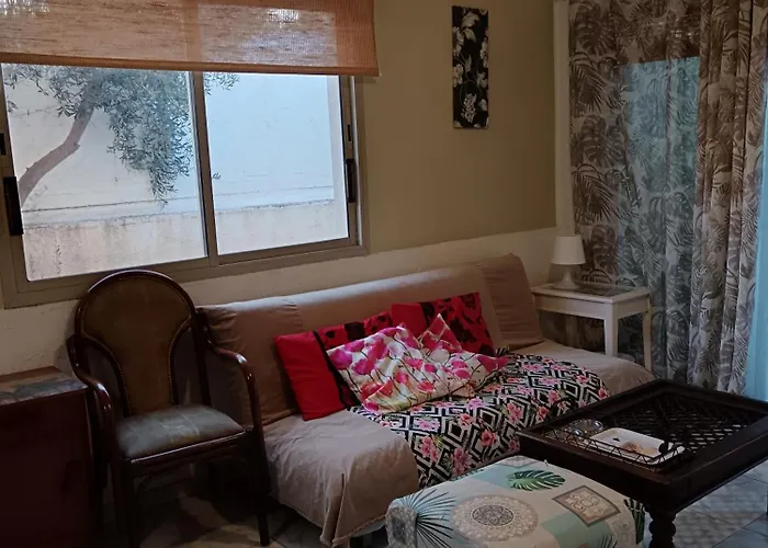 Golden Sunshine 아파트 파라림니